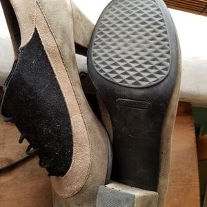 Vintage High Heeled Aerosol Oxford's